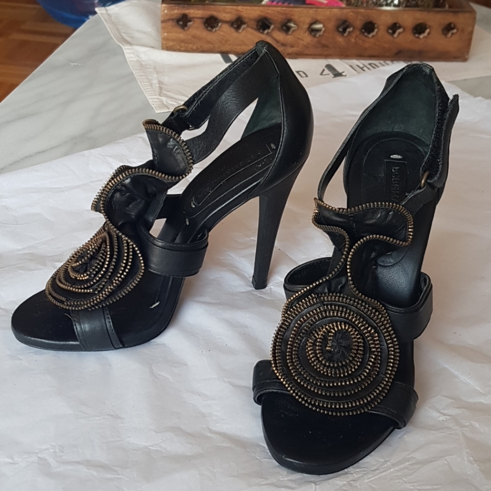 BCBG Black Zipper Ruffle Leather Stilletos